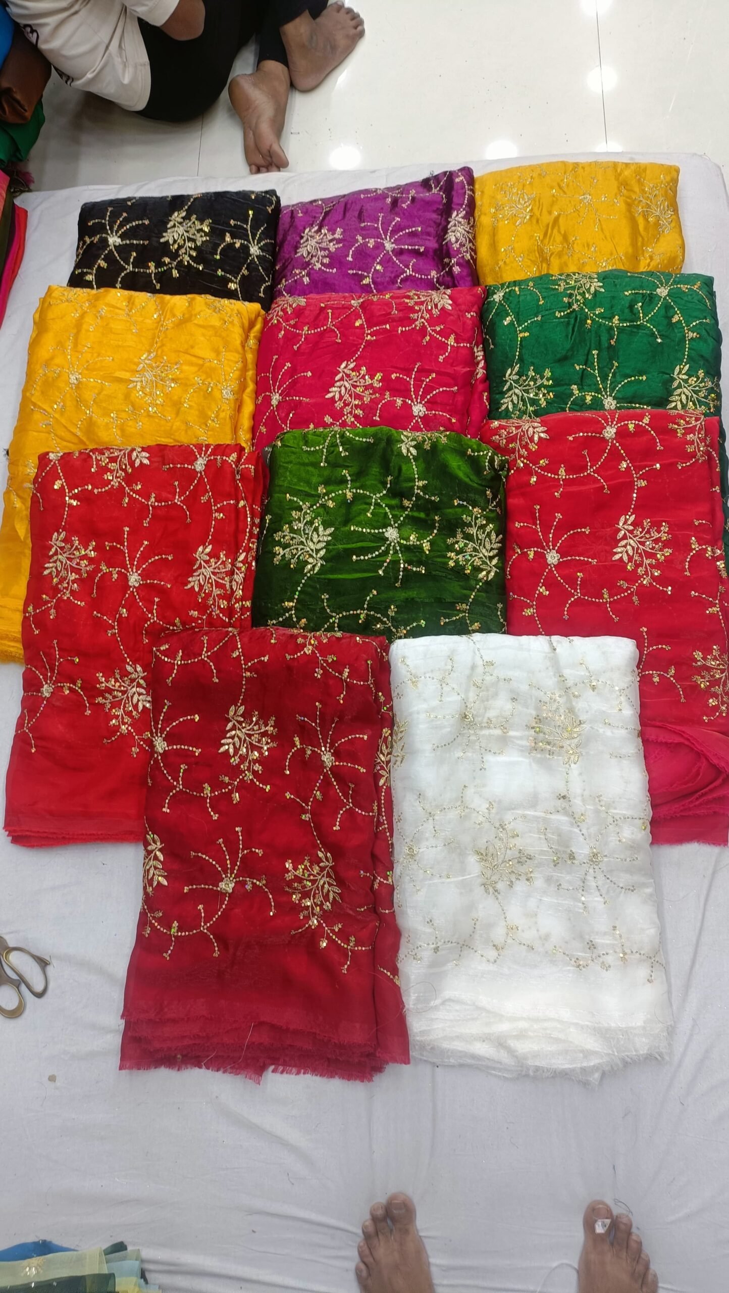 fendy satin jaal